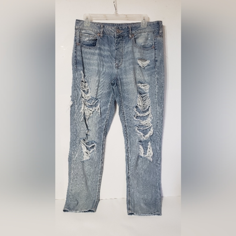 American Eagle tomgirl button fly destressed jeans womens size 8 regular